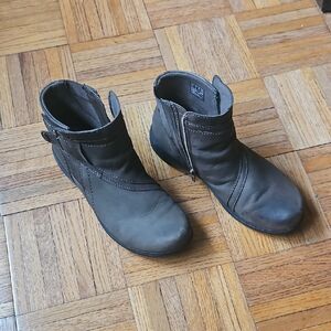 Clarks Women's Casual Ankle Boots - Olive Gray